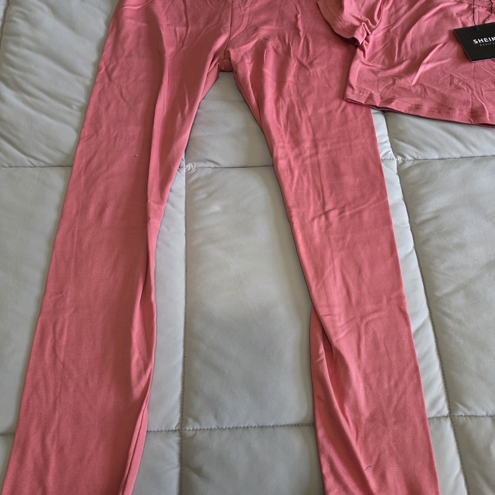SHEIN Basics Pink Top And Bottoms